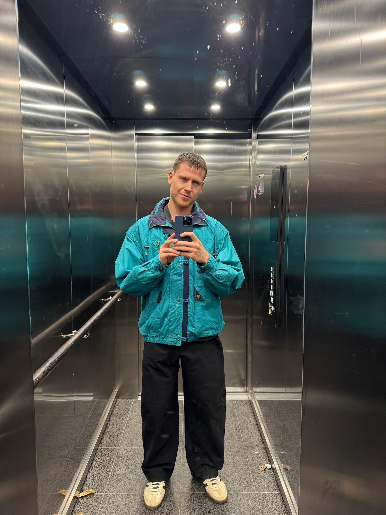 Oscar in an elevator